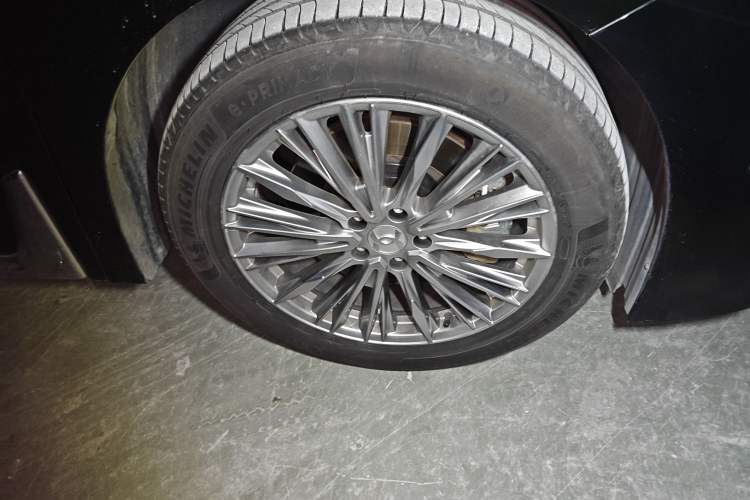Used Hycan V09 2023 Luxury Edition 762 Right Front Wheel Hub