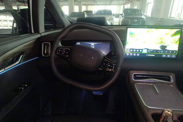 Used Hycan V09 2023 Luxurious Edition Supercharger 620 Steering Wheel