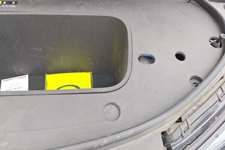 Used Hycan V09 2023 Luxury Edition 620 Engine Bay Left