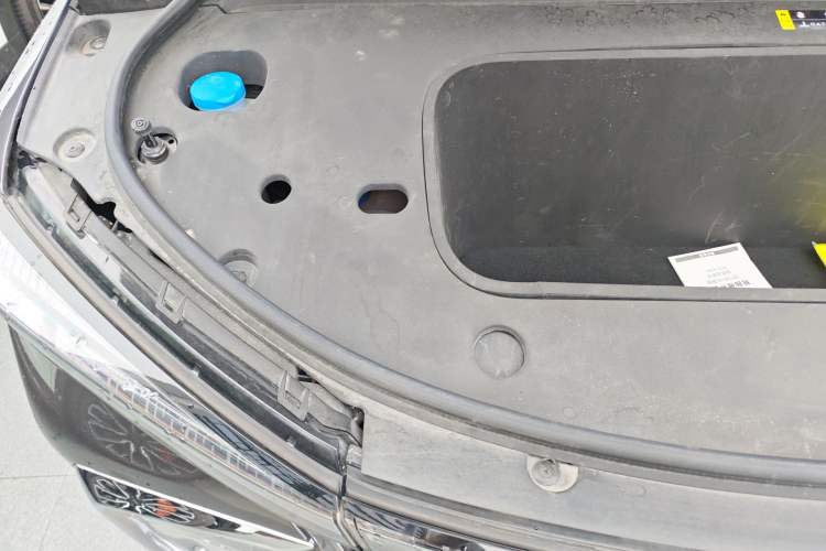 Used Hycan V09 2023 Luxury Edition 620 Engine Bay Right