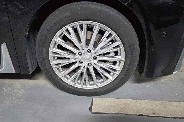 Used Hycan V09 2023 Luxurious Edition Supercharger 620 Right Front Wheel Hub