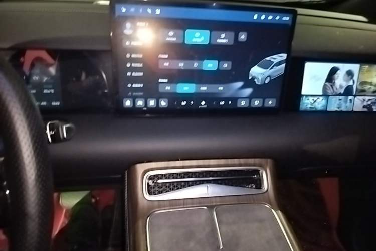 Used Hycan V09 2023 Luxury Edition 620 Audio And AC Panel