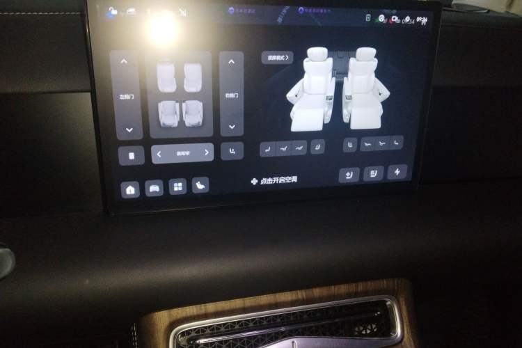 Used Hycan V09 2023 Luxury Edition 620 Audio And AC Panel