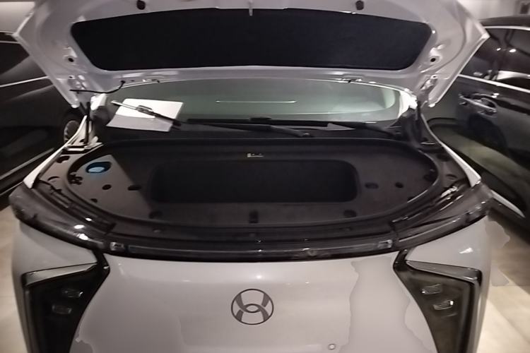 Used Hycan V09 2023 Luxury Edition 620 Engine Bay