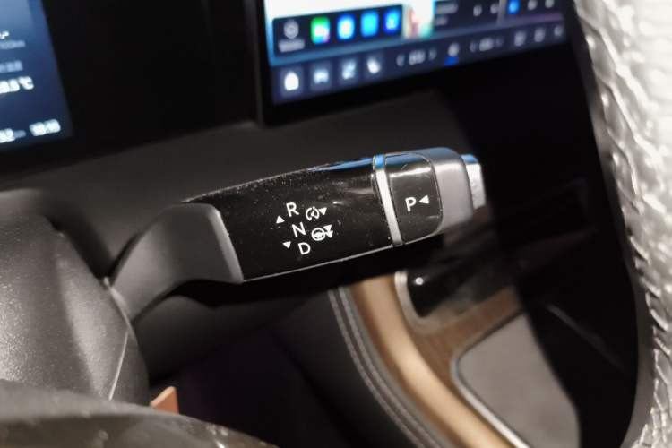 Used Hycan V09 2023 Luxury Edition 620 Gear Lever