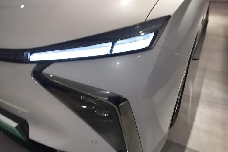Used Hycan V09 2023 Luxury Edition 620 Left Front Headlight