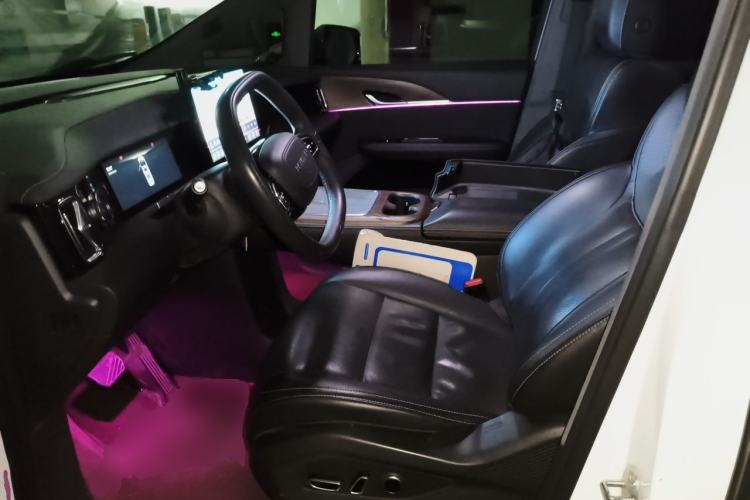 Used Hycan V09 2023 Luxury Edition 620 Left Front Seat