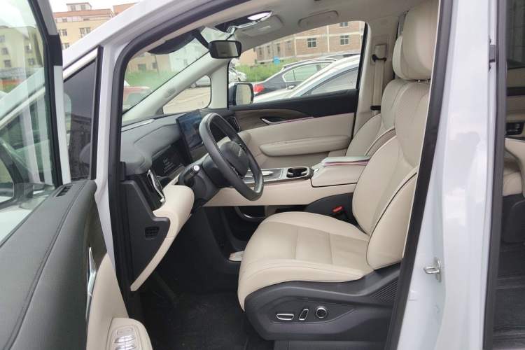 Used Hycan V09 2023 Luxury Edition 762 Left Front Seat