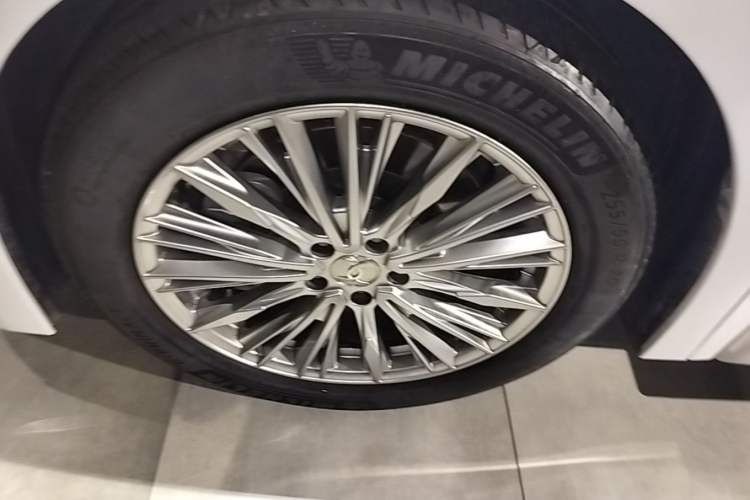 Used Hycan V09 2023 Luxury Edition 620 Left Front Wheel Hub