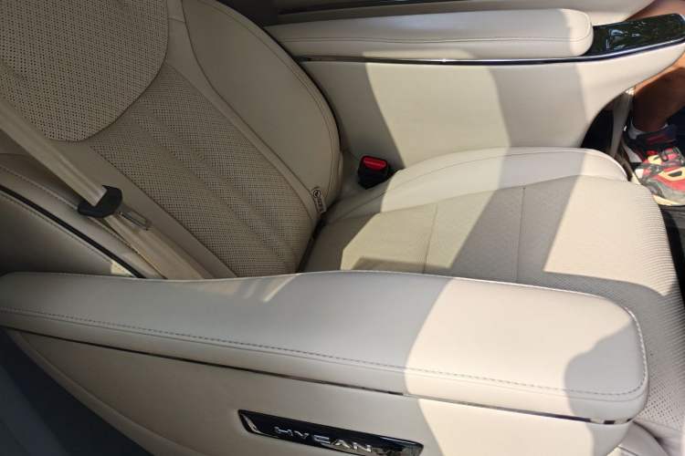 Used Hycan V09 2023 Luxurious Edition Supercharger 620 Left Rear Seat