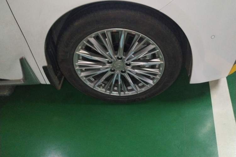Used Hycan V09 2023 Luxury Edition 620 Right Front Wheel Hub