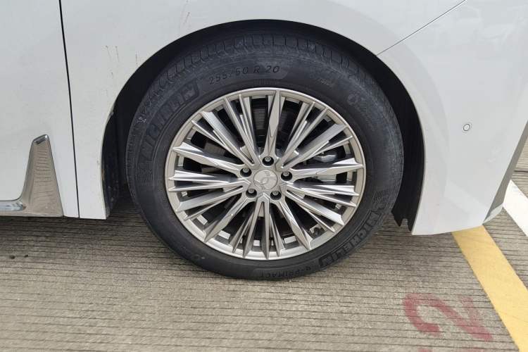Used Hycan V09 2023 Luxury Edition 762 Right Front Wheel Hub