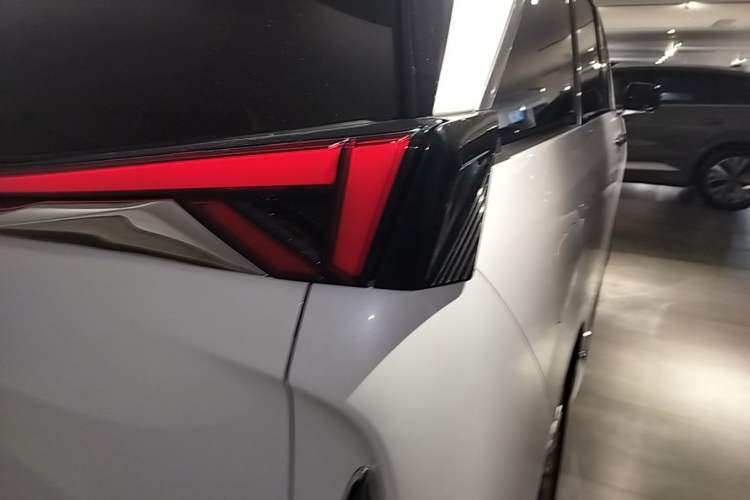 Used Hycan V09 2023 Luxury Edition 620 Right Rear Taillight