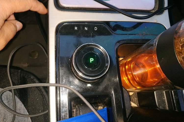 Used Hycan Z03 2022 620 km Range Trendy Cool Version 160 kW 76.8 kWh Gear Lever