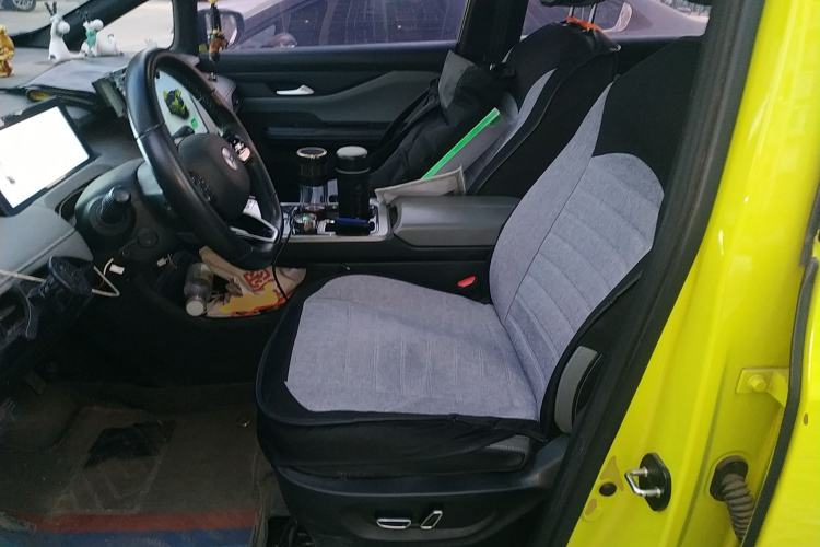 Used Hycan Z03 2022 620 km Range Trendy Cool Version 160 kW 76.8 kWh Left Front Seat