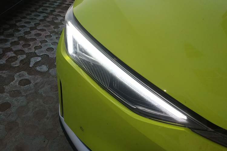 Used Hycan Z03 2022 620 km Range Trendy Cool Version 160 kW 76.8 kWh Right Front Headlight