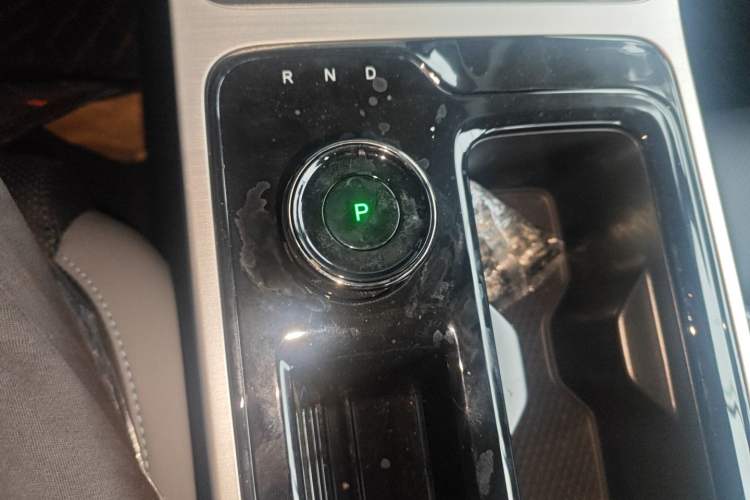 Used Hycan Z03 2022 510 km Range Trendy Cool Version 160 kW 61.13 kWh Gear Lever