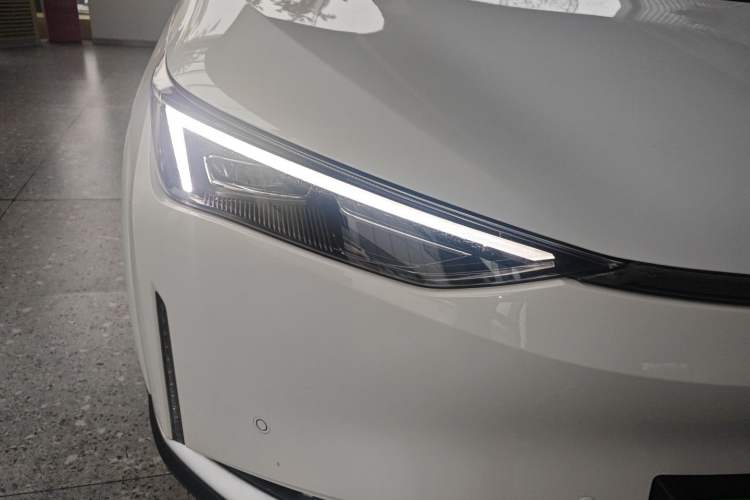 Used Hycan Z03 2022 510 km Range Trendy Cool Version 160 kW 61.13 kWh Right Front Headlight