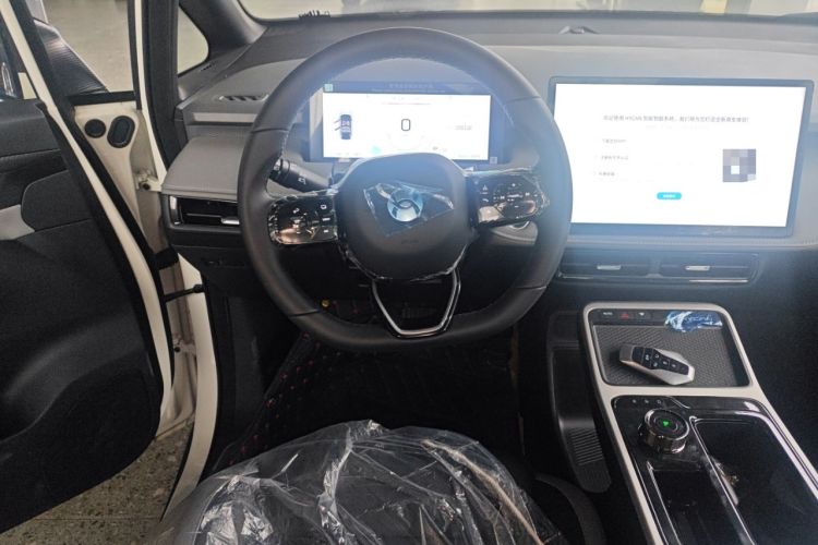 Used Hycan Z03 2022 510 km Range Trendy Cool Version 160 kW 61.13 kWh Steering Wheel