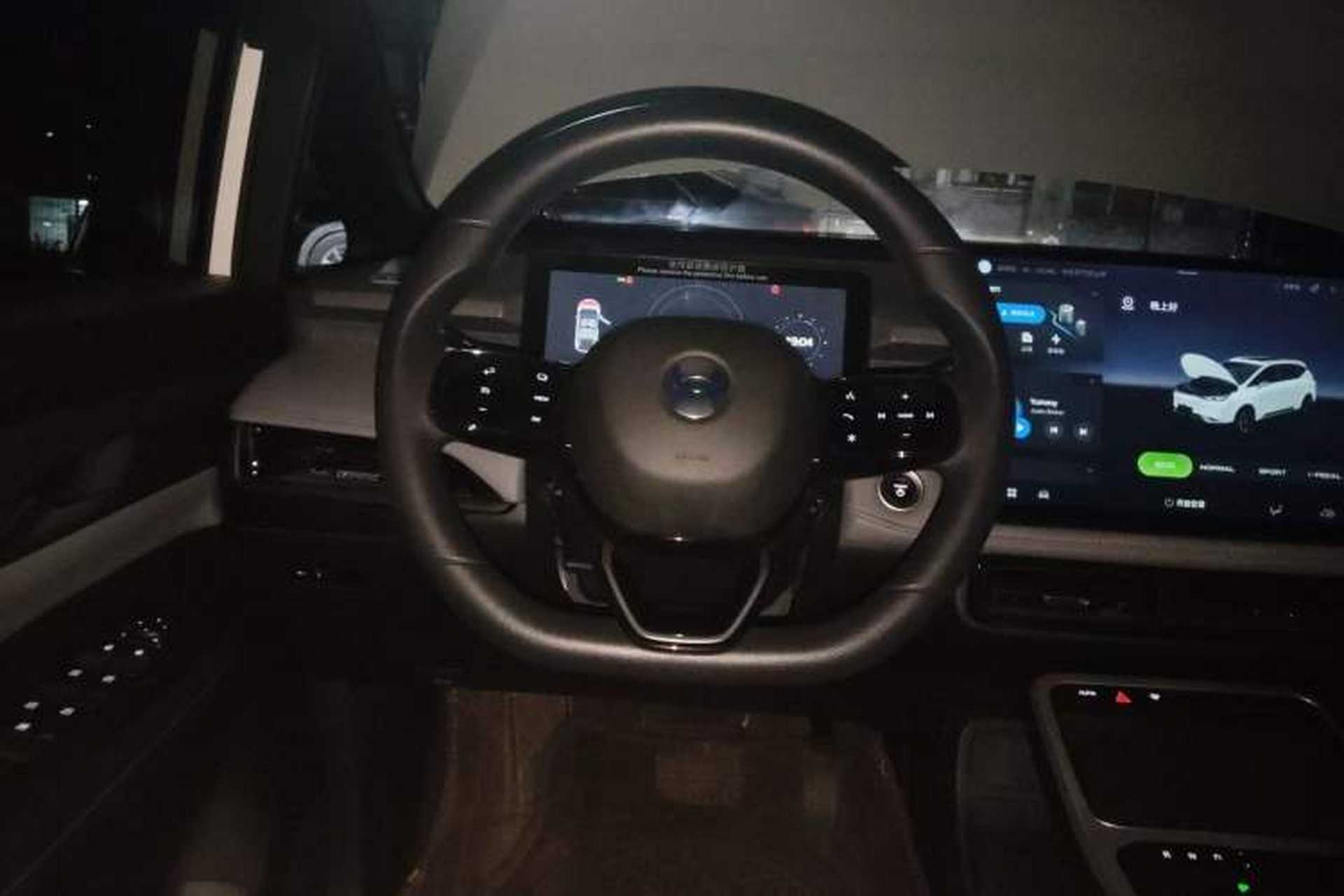 Used Hycan Z03 2022 430 km Range Trend Edition 135 kW 55.5 kWh Steering Wheel