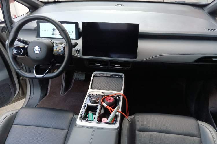 Used Hycan Z03 2021 Trendy Smart Edition Center Console