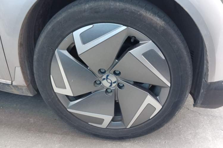 Used Hycan Z03 2021 Trendy Smart Edition Right Front Wheel Hub