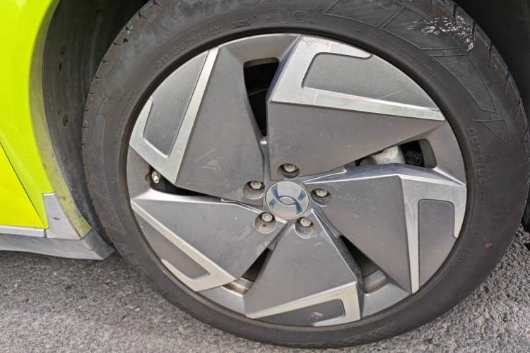 Used Hycan Z03 2021 Trendy Smart Edition Right Front Wheel Hub