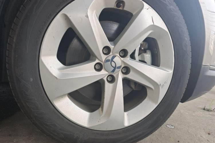 Used Hycan Z03 2021 Trendy Play Edition Right Front Wheel Hub