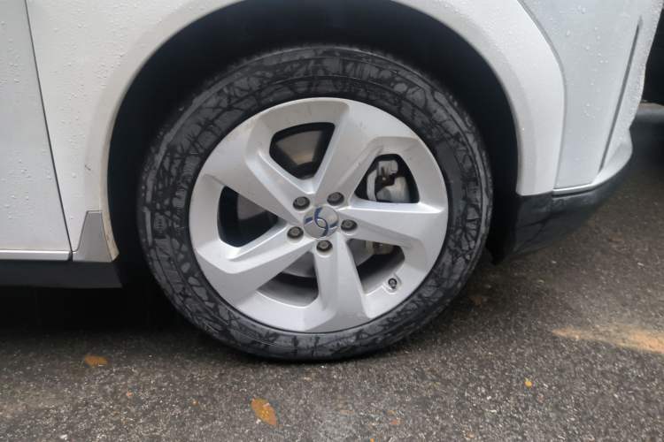 Used Hycan Z03 2021 Trendy Play Edition Right Front Wheel Hub