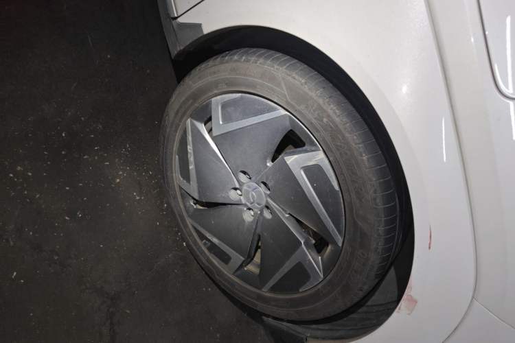Used Hycan Z03 2021 Trendy Smart Edition Right Front Wheel Hub