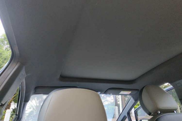 Used Hycan Z03 2022 510 km Range Trendy Cool Version 160 kW 61.13 kWh Headliner