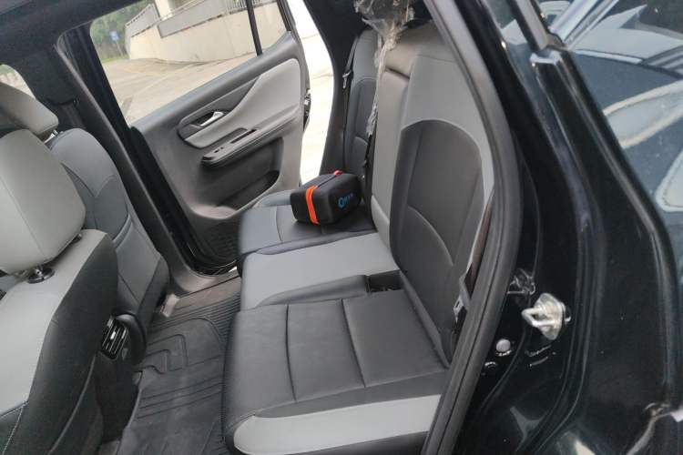 Used Hycan Z03 2022 510 km Range Trendy Cool Version 160 kW 61.13 kWh Left Rear Seat