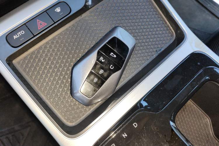 Used Hycan Z03 2022 510 km Range Trendy Cool Version 160 kW 61.13 kWh Vehicle Key