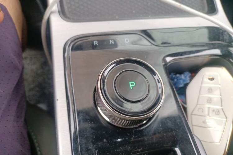Used Hycan Z03 2022 620 km Range Trendy Cool Version 160 kW 76.8 kWh Gear Lever