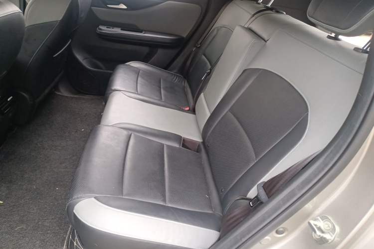 Used Hycan Z03 2022 620 km Range Trendy Cool Version 160 kW 76.8 kWh Left Rear Seat