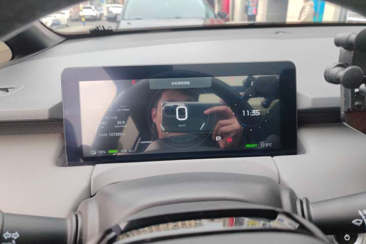 Used Hycan Z03 2022 510 km Range Trendy Cool Version 135 kW 63.98 kWh Instrument Cluster