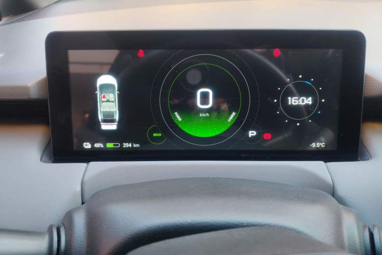 Used Hycan Z03 2022 620 km Range Trendy Cool Version 160 kW 76.8 kWh Instrument Cluster
