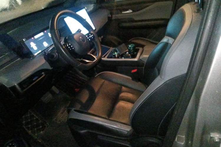 Used Hycan Z03 2022 510 km Range Trend Edition 160 kW 61.13 kWh Left Front Seat