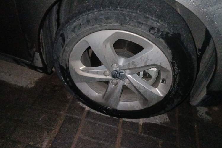 Used Hycan Z03 2022 510 km Range Trend Edition 160 kW 61.13 kWh Right Front Wheel Hub