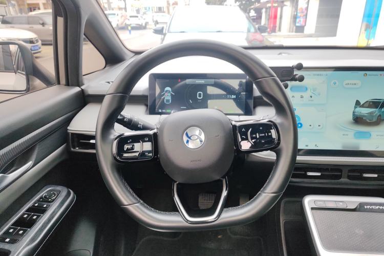 Used Hycan Z03 2022 510 km Range Trendy Cool Version 135 kW 63.98 kWh Steering Wheel
