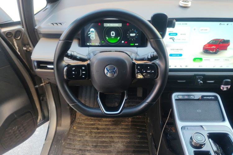 Used Hycan Z03 2022 620 km Range Trendy Cool Version 160 kW 76.8 kWh Steering Wheel