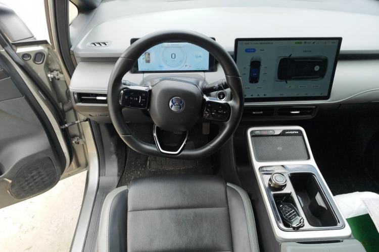 Used Hycan Z03 2022 620 km Range Chaozhi Version 160 kW 76.8 kWh Steering Wheel