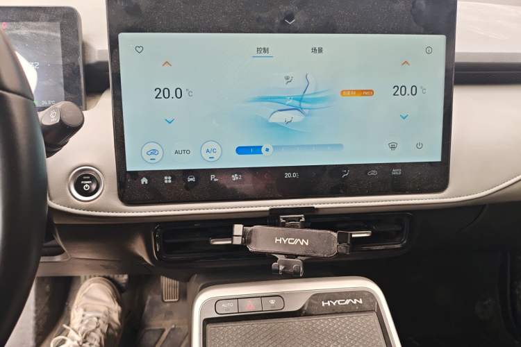 Used Hycan Z03 2022 510 km Range Trendy Cool Version 135 kW 63.98 kWh Audio And AC Panel
