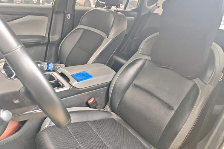 Used Hycan Z03 2022 510 km Range Trendy Cool Version 135 kW 63.98 kWh Left Front Seat