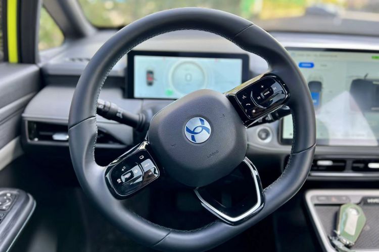 Used Hycan Z03 2022 510 km Range Chaozhi Version 135 kW 63.98 kWh Steering Wheel