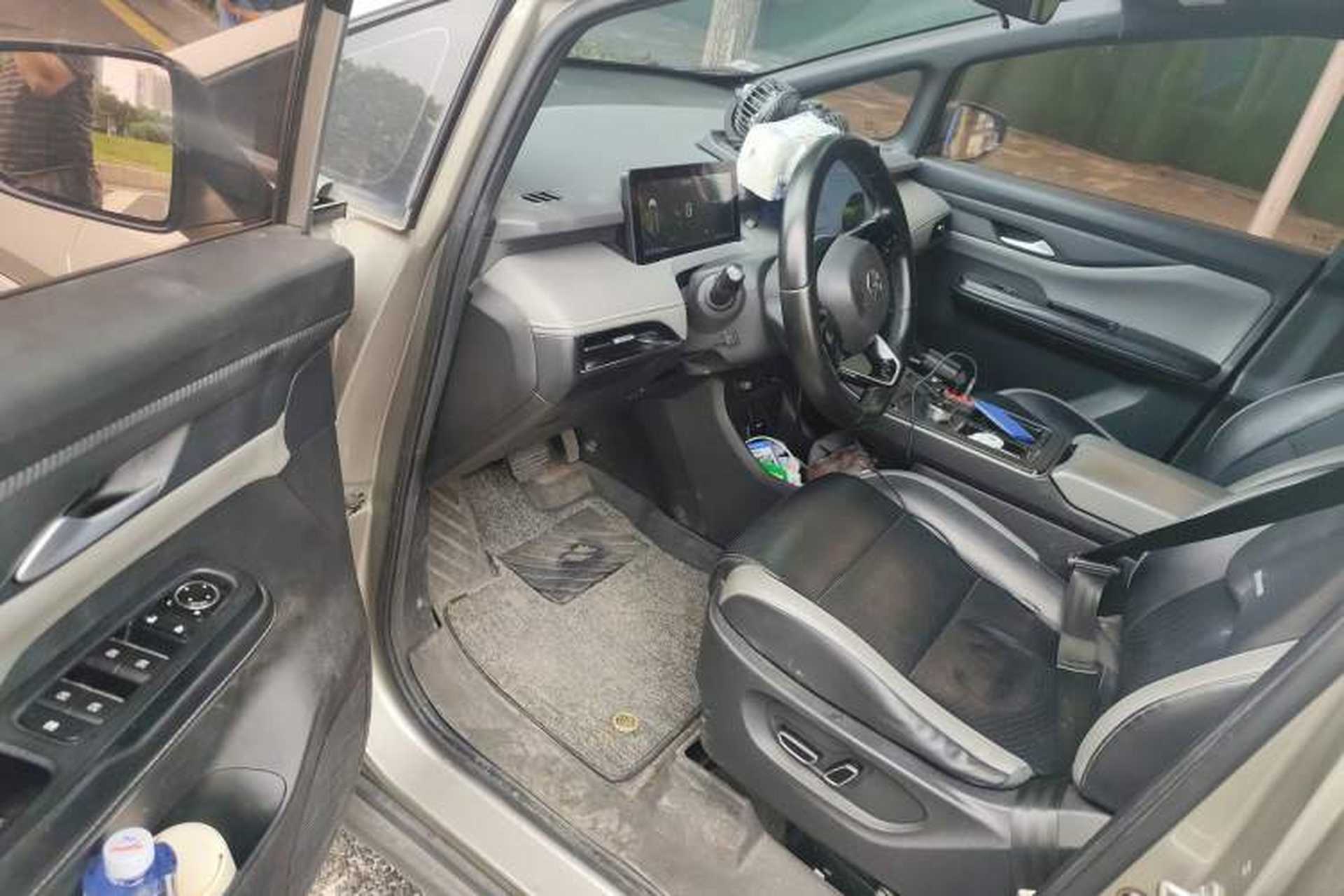 Used Hycan Z03 2022 620 km Range Trendy Cool Version 160 kW 76.8 kWh Driver Seat