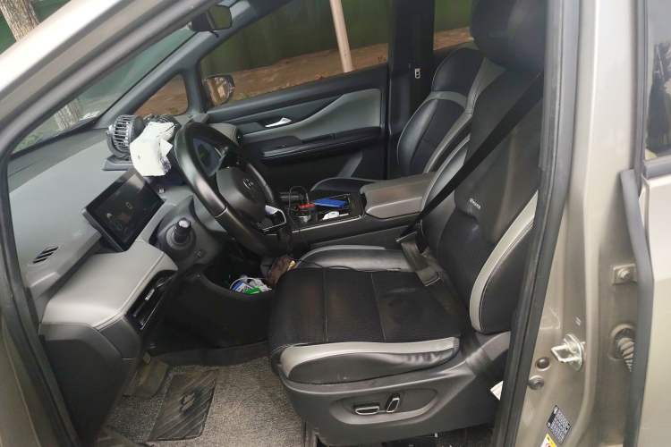 Used Hycan Z03 2022 620 km Range Trendy Cool Version 160 kW 76.8 kWh Left Front Seat
