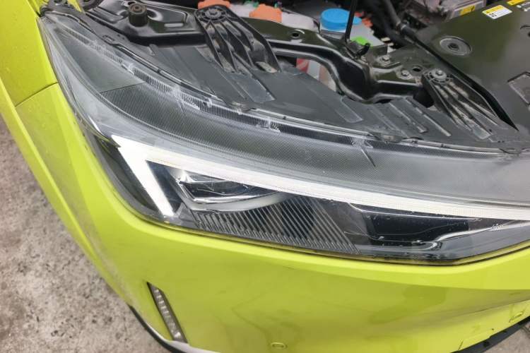 Used Hycan Z03 2022 510 km Range Chaozhi Version 135 kW 63.98 kWh Right Front Headlight