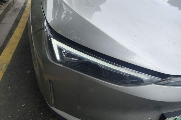 Used Hycan Z03 2022 620 km Range Trendy Cool Version 160 kW 76.8 kWh Right Front Headlight