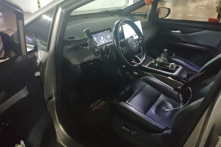 Used Hycan Z03 2022 620 km Range Trendy Cool Version 160 kW 76.8 kWh Driver Seat